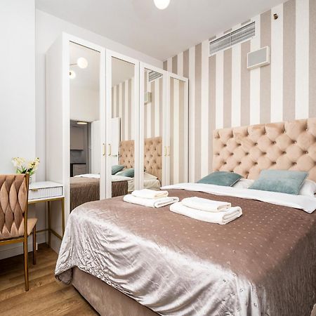 Wola Tower Deluxe Separate Bedroom With Free Garage - By Perfect Apart Warschau Exterior foto