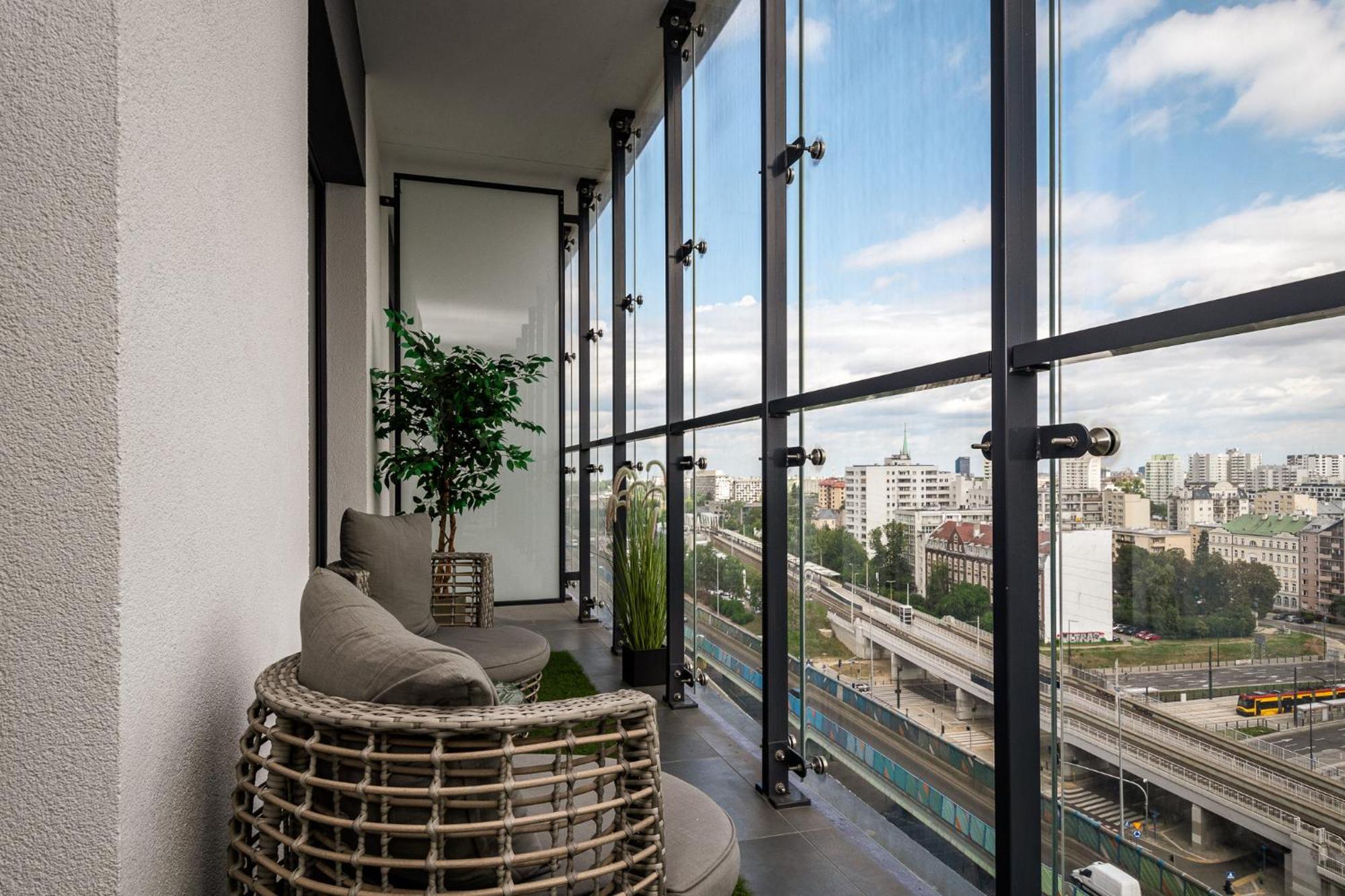 Wola Tower Deluxe Separate Bedroom With Free Garage - By Perfect Apart Warschau Exterior foto