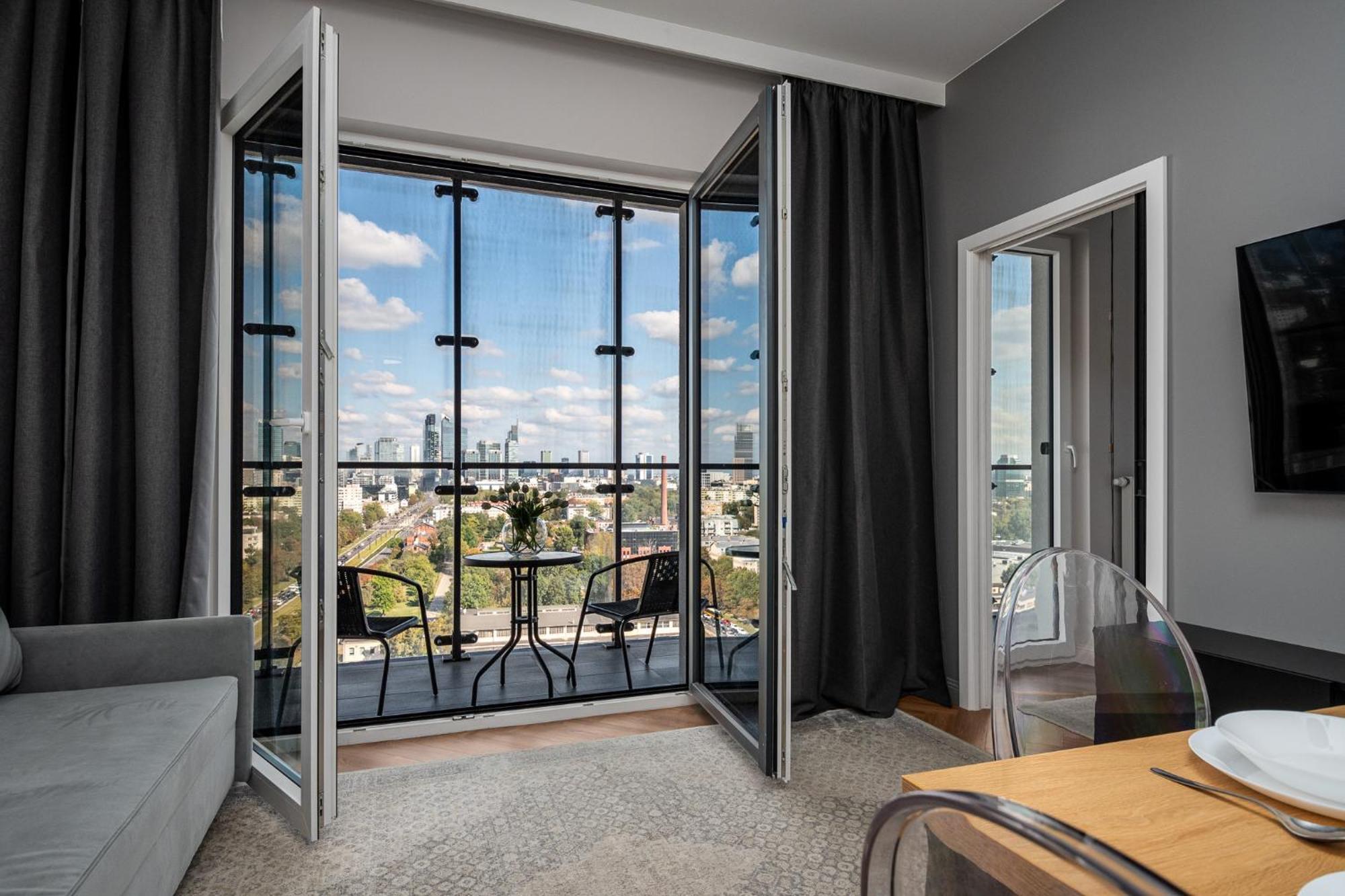 Wola Tower Deluxe Separate Bedroom With Free Garage - By Perfect Apart Warschau Exterior foto